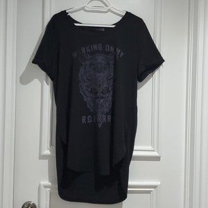 2/$30- Wide Neck Tiger Print Scoop Oversized Long Tee